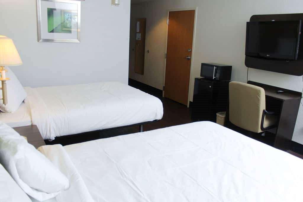 แทรเวลลอดจ์ บาย วินด์แฮม เซนส์วิลล์ Motel ภายนอก รูปภาพ