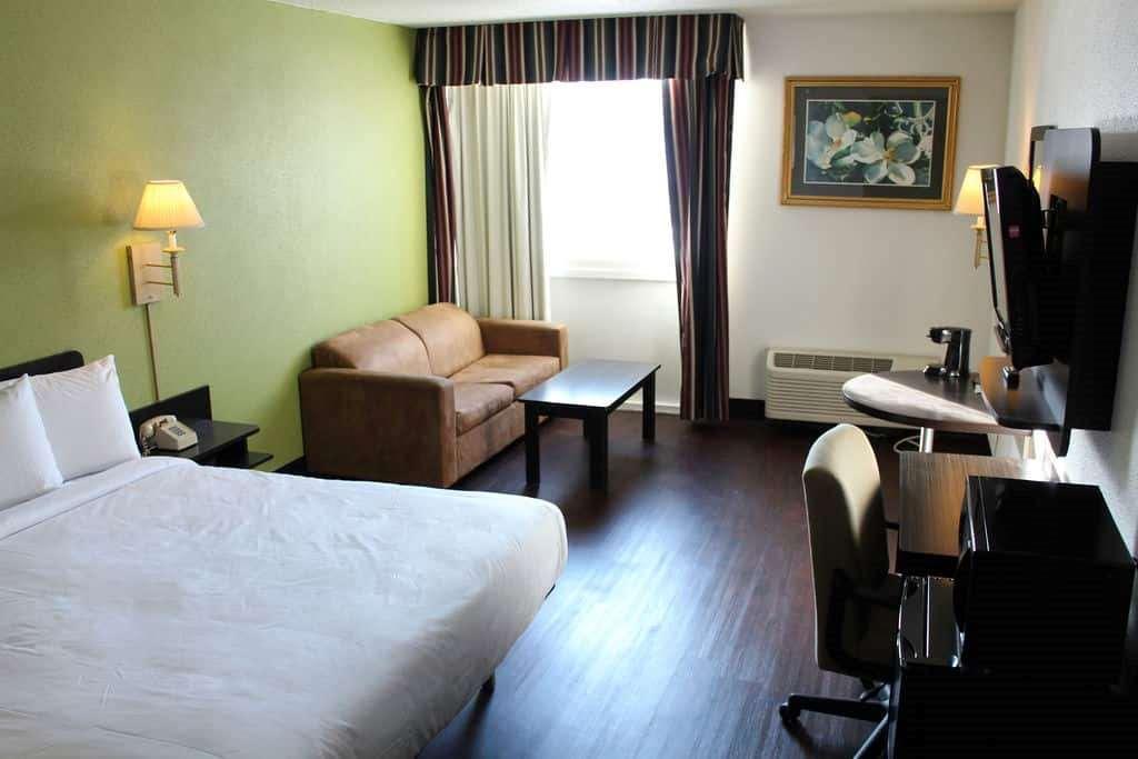 แทรเวลลอดจ์ บาย วินด์แฮม เซนส์วิลล์ Motel ภายนอก รูปภาพ