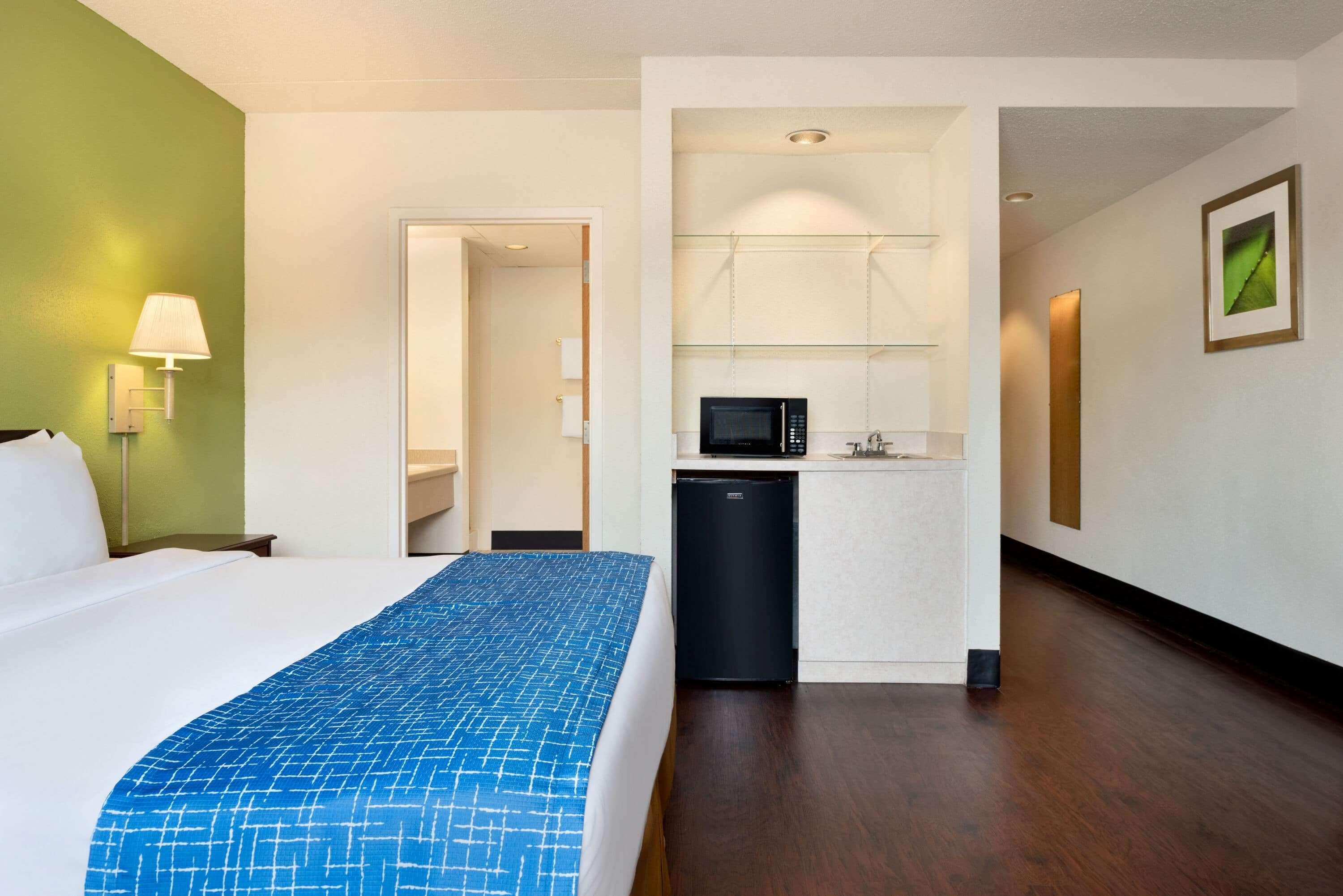 แทรเวลลอดจ์ บาย วินด์แฮม เซนส์วิลล์ Motel ภายนอก รูปภาพ